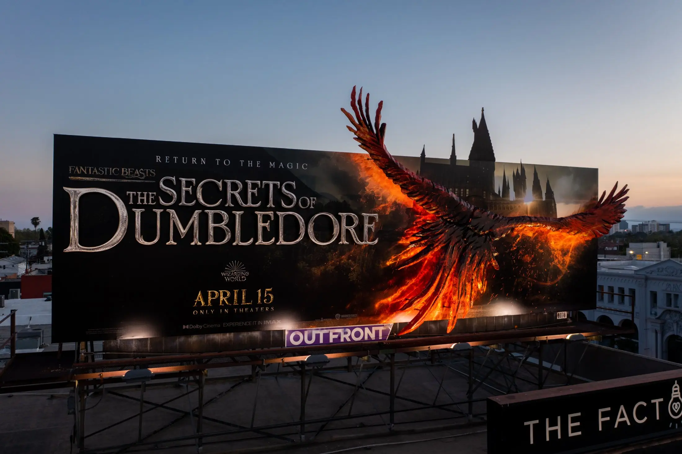 Panorámico de Warner Bros, Regresa a la Magia, Animales Fantásticos y los Secretos de Dumbledore Abril 15 solo en cines