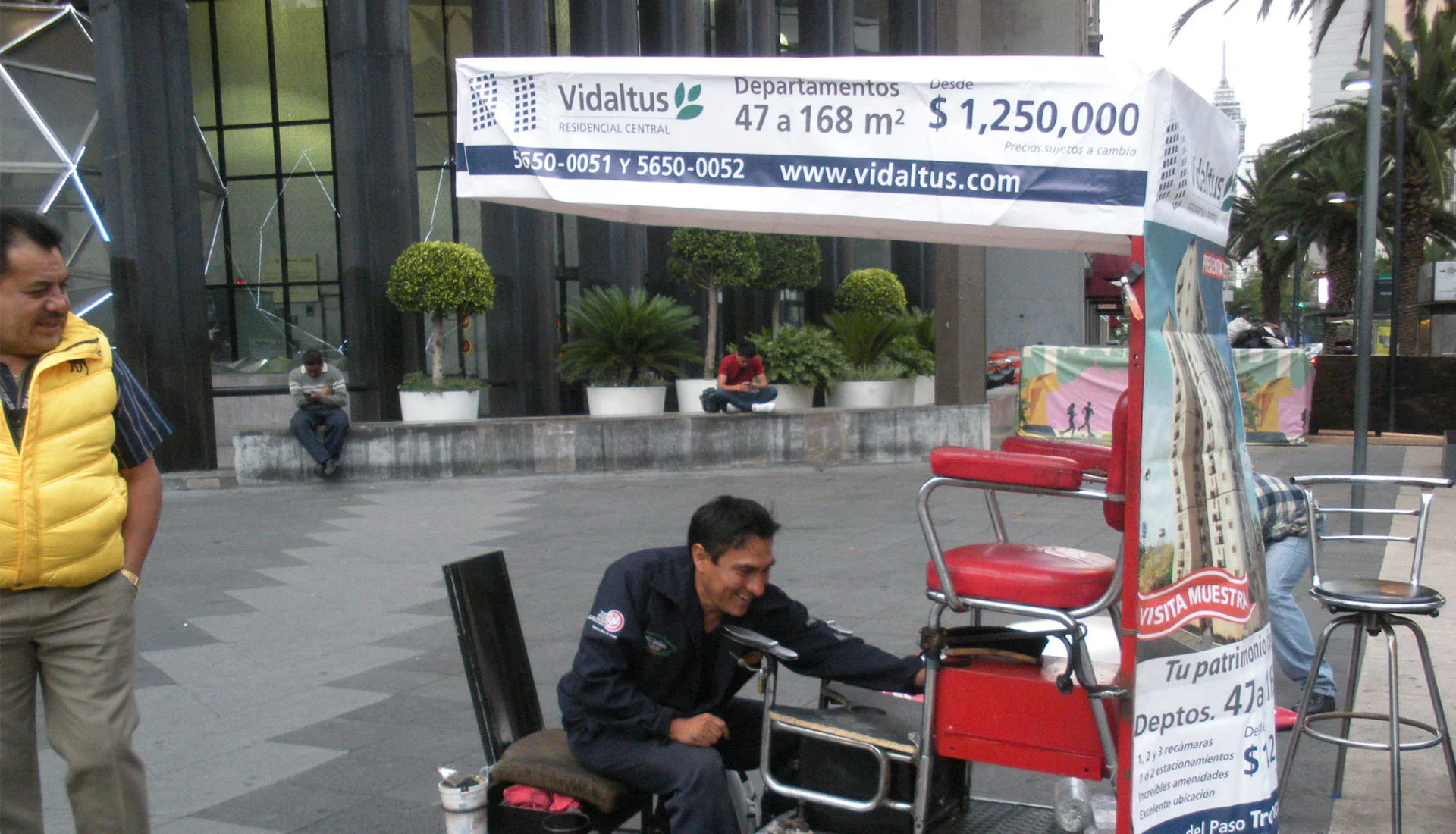 Boleros ad image 3